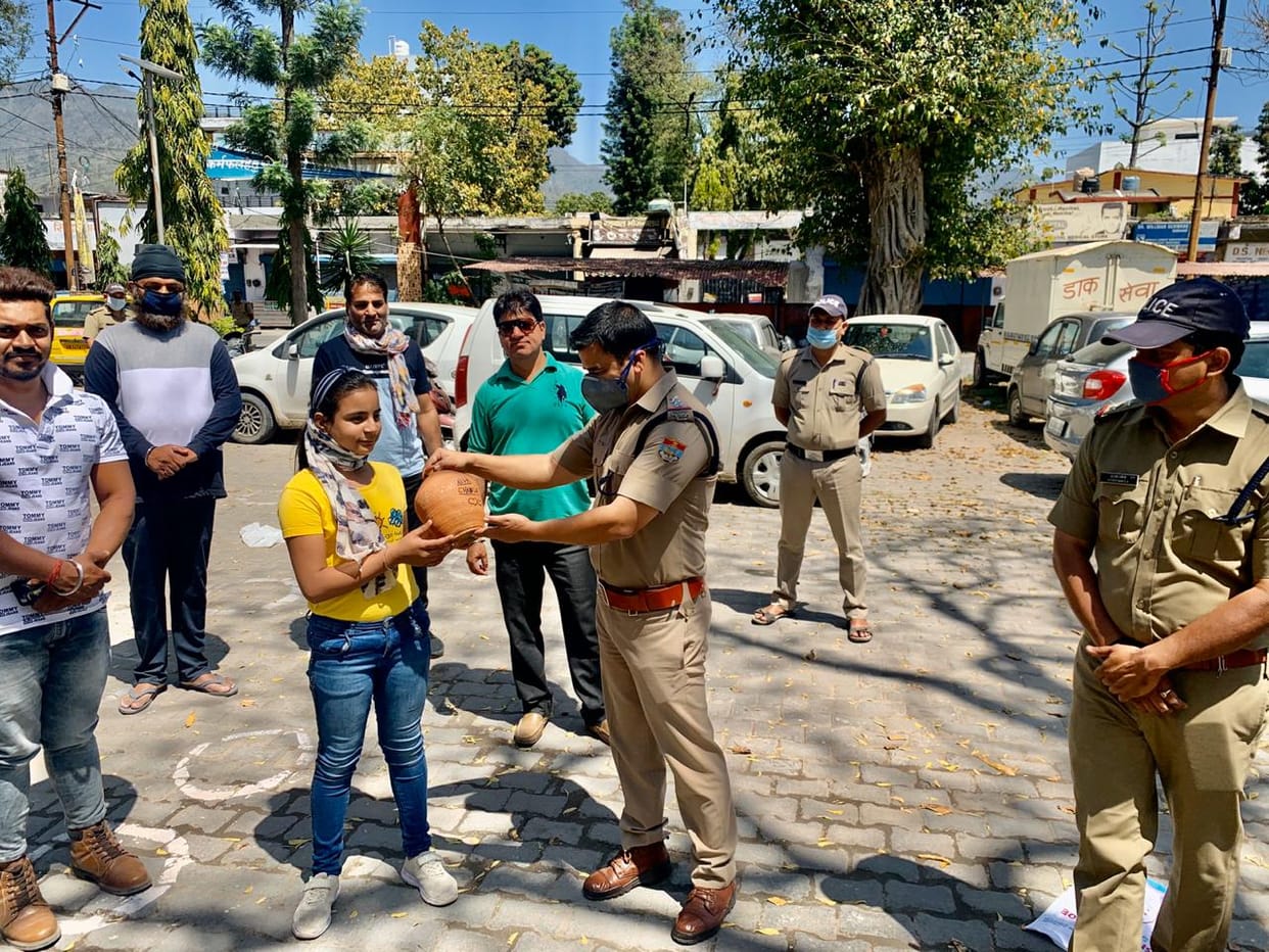 Lockdown in Uttarakhand: 11 year Old Girl Gives 10000 rupees from Her Gullak for poors  in rishikesh