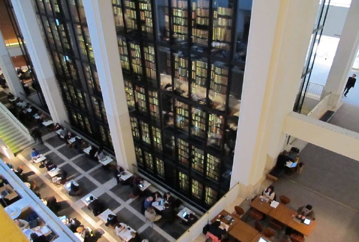 Largest Libraries In The World are home to millions of books and  other items