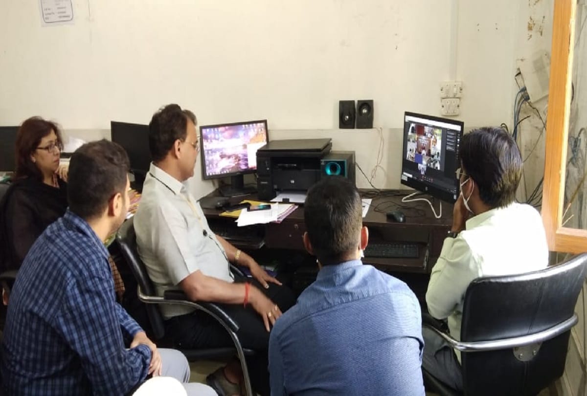 Amid coronavirus outbreak CM yogi monitor corona control room via video press conference