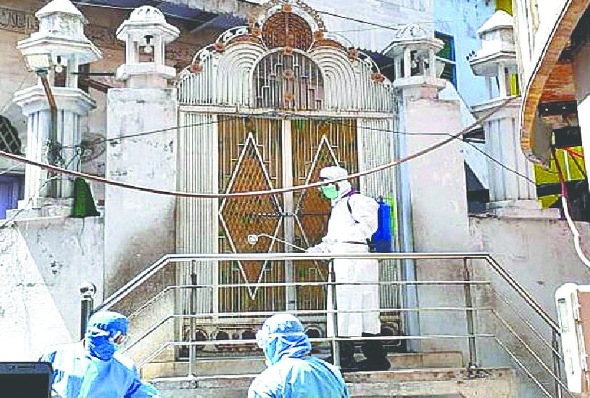 Coronavirus fighters house is not sanitized in agra