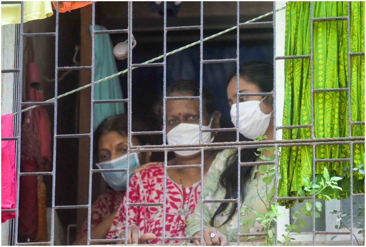 Coronavirus Mumbai Sonu Sood opens his Juhu Hotel for medical staff