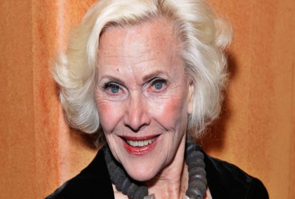 Goldfinger Bond girl Pussy Galore actress Honor Blackman died