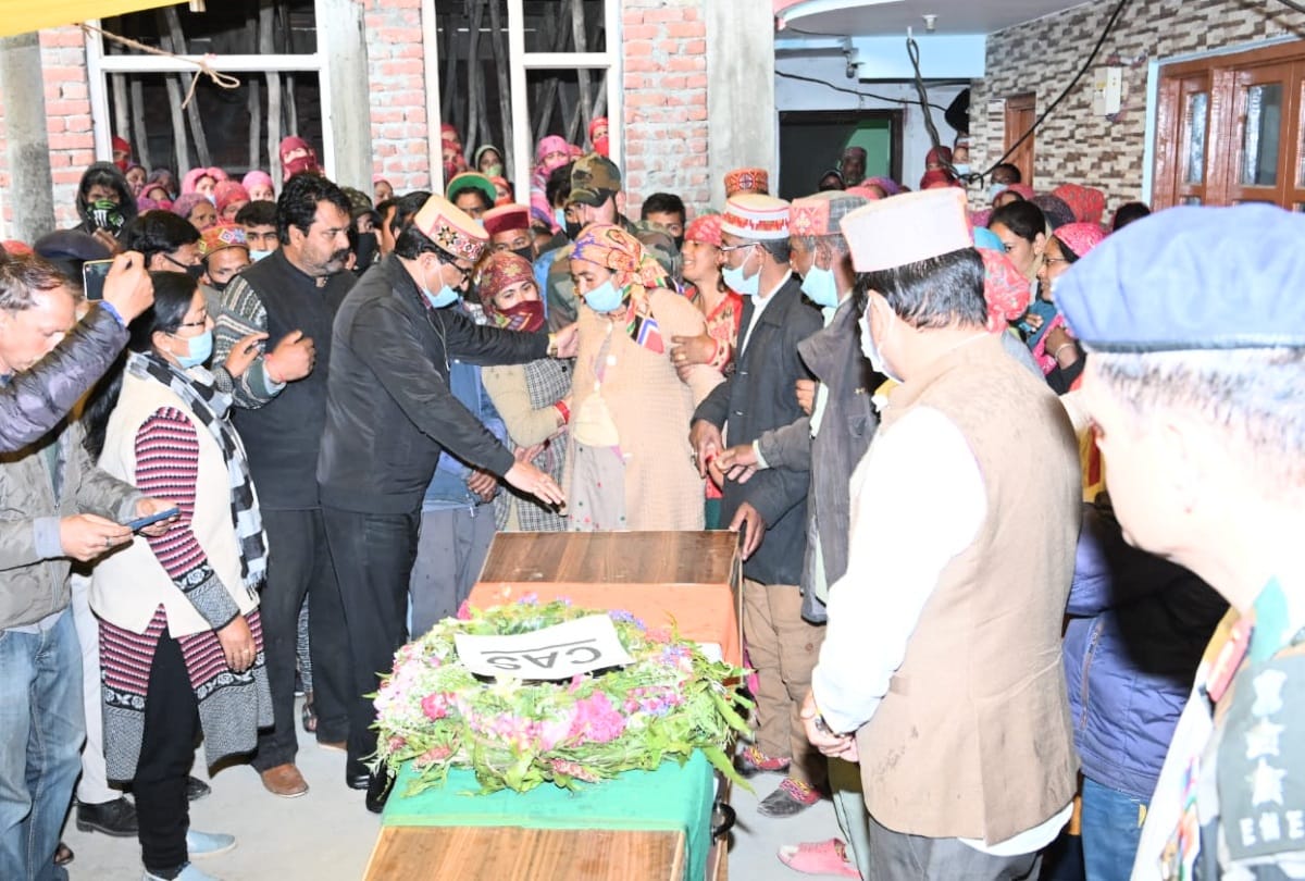 family was preparing to light the lamps suddenly news of the son martyrdom came