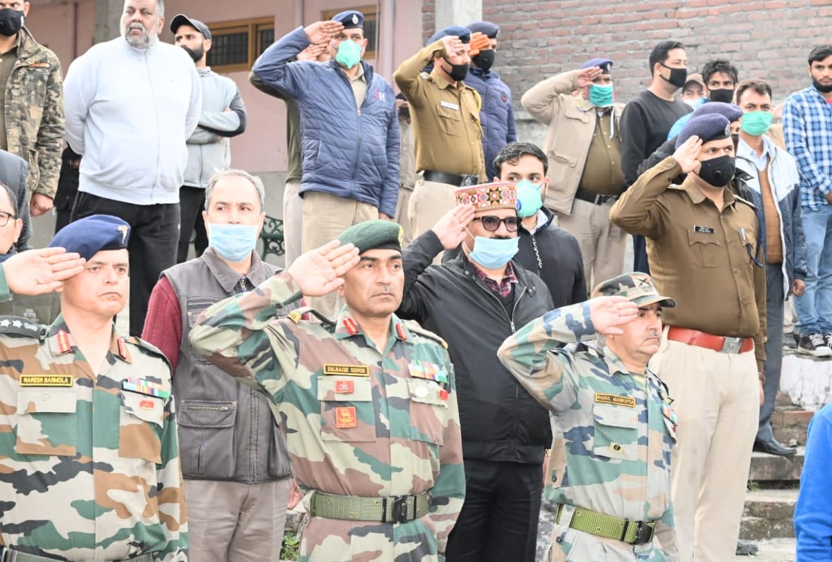family was preparing to light the lamps suddenly news of the son martyrdom came