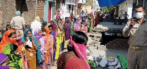 Thousands of card holders upset due to less ration, Unite was cut without telling