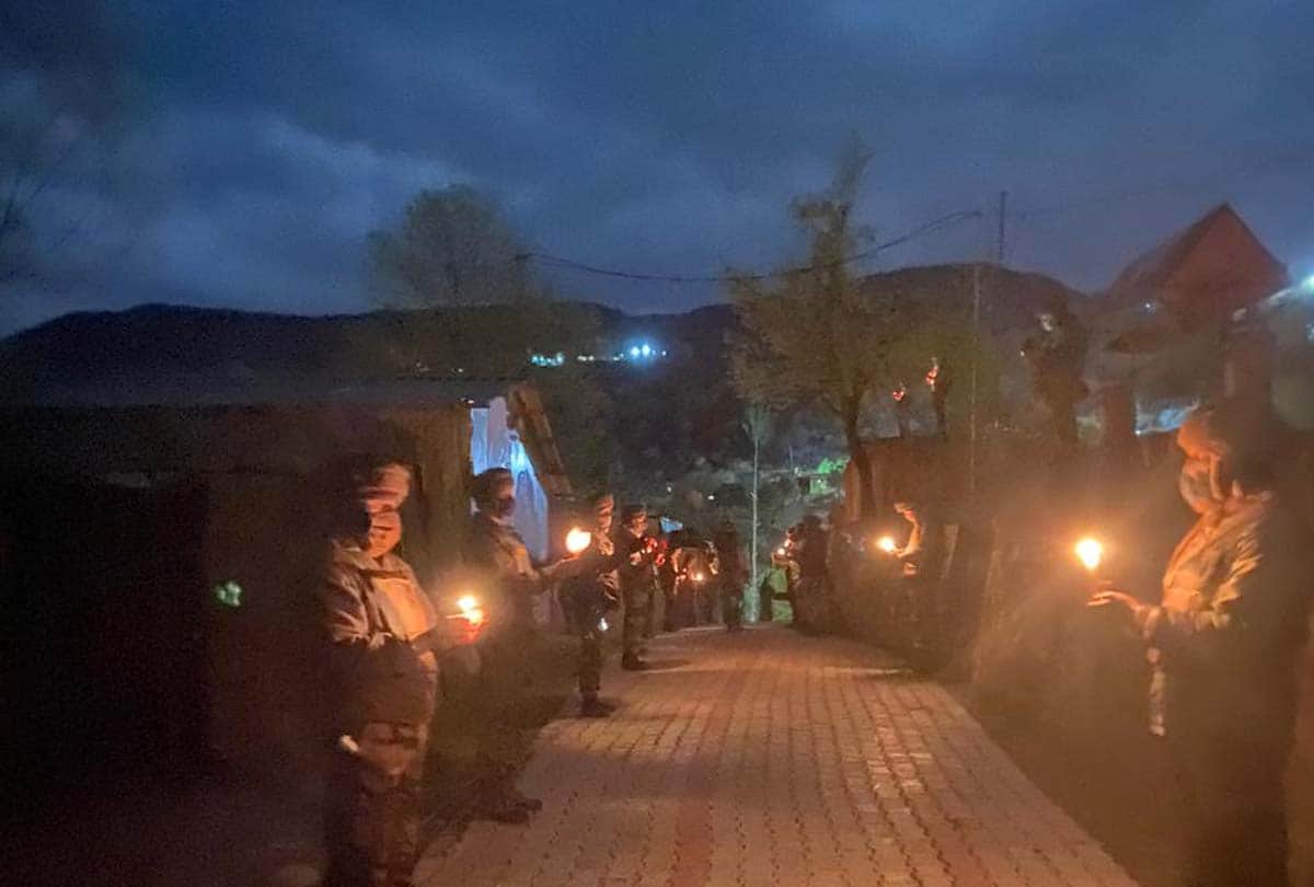 people of Jammu Kashmir light diya on pm modi appeal against corona for nine minutes