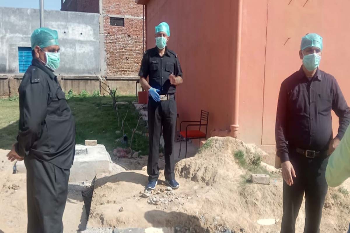 Coronavirus Update Meerut: Far from meeting anyone, Nobody not even is allowed to touch doors in Corona Ward