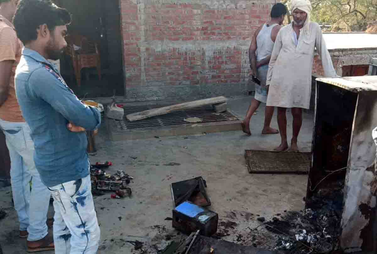 Five lakh items burned to ashes by fire