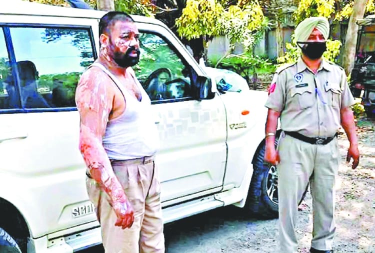 Attacked on ASI and Home Guard jawan in Jalandhar with petrol bomb