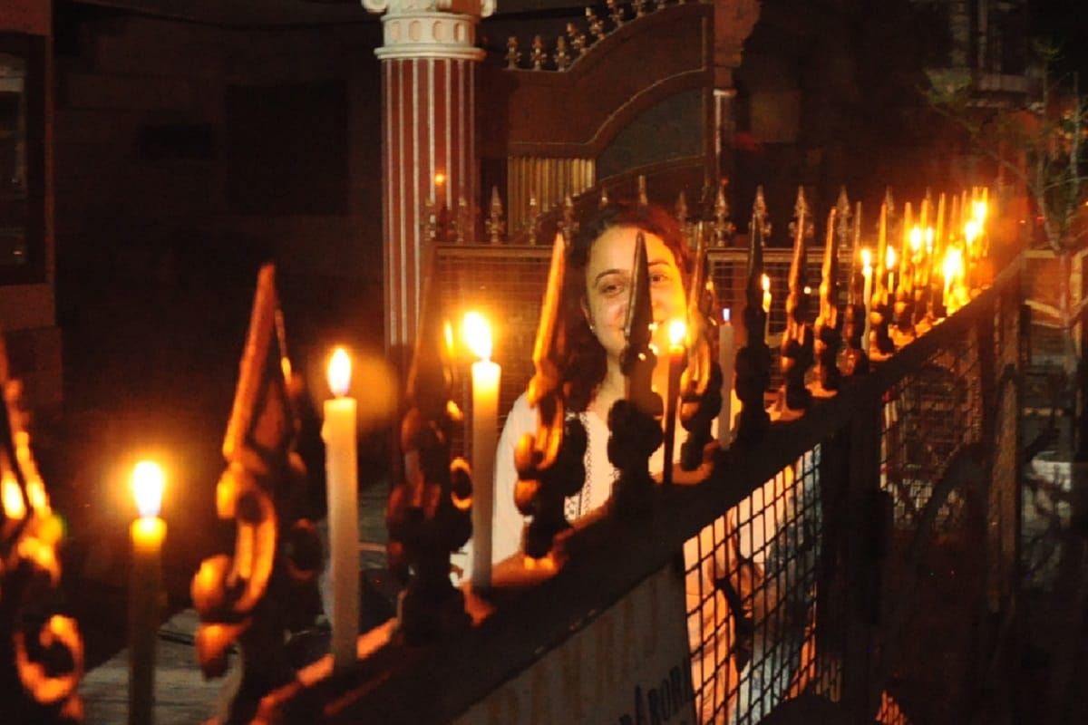 Corona, Peoples of Light Diya On PM Narendra Modi Appeal Against Corona Virus for Nine Minutes in Saharanpur