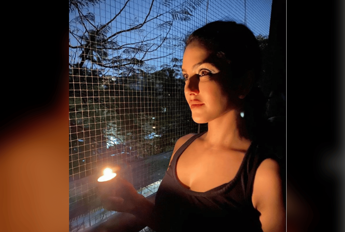 sunny leone teaches how to dance moves during lockdown