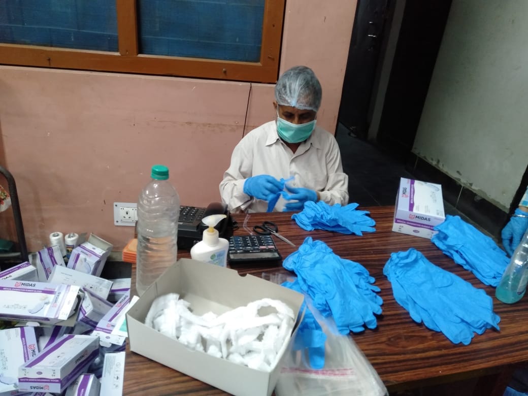 Ladenge Corona Se : to fight with corona 600 ppe kit prepare in dehradun