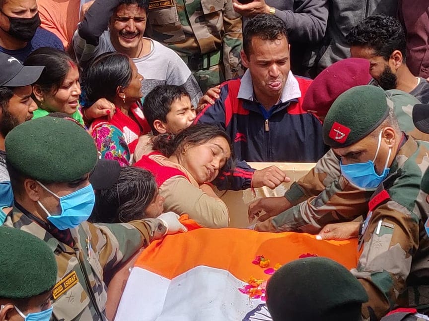 Martyr devendra singh Funeral after Died in jammu kashmir kupwara, All village Crying, Photos