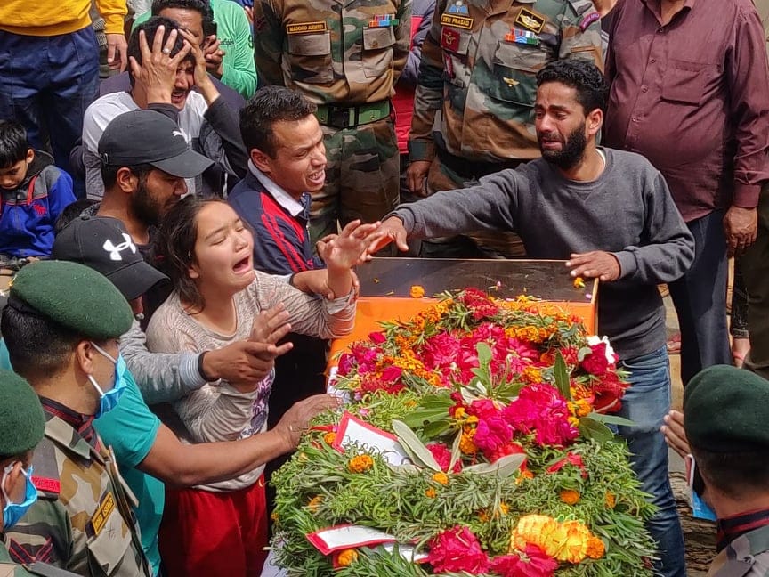 Martyr devendra singh Funeral after Died in jammu kashmir kupwara, All village Crying, Photos