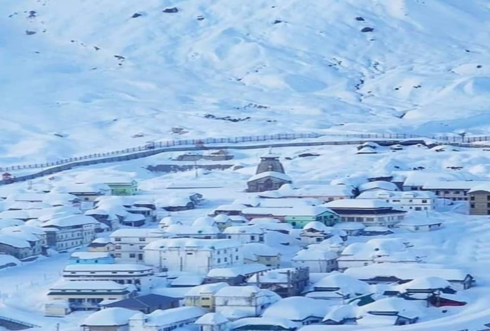 Uttarakhand weather Updates: Snowfall In badrinath , Kedarnath and Rainfall in many places