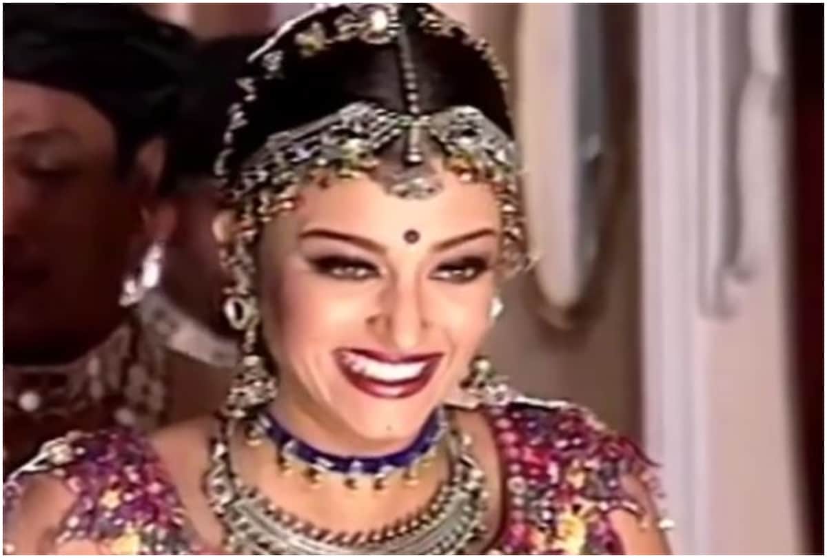 Aishwarya Rai Bachchan 18 years ago video viral when she reached award function with fracture