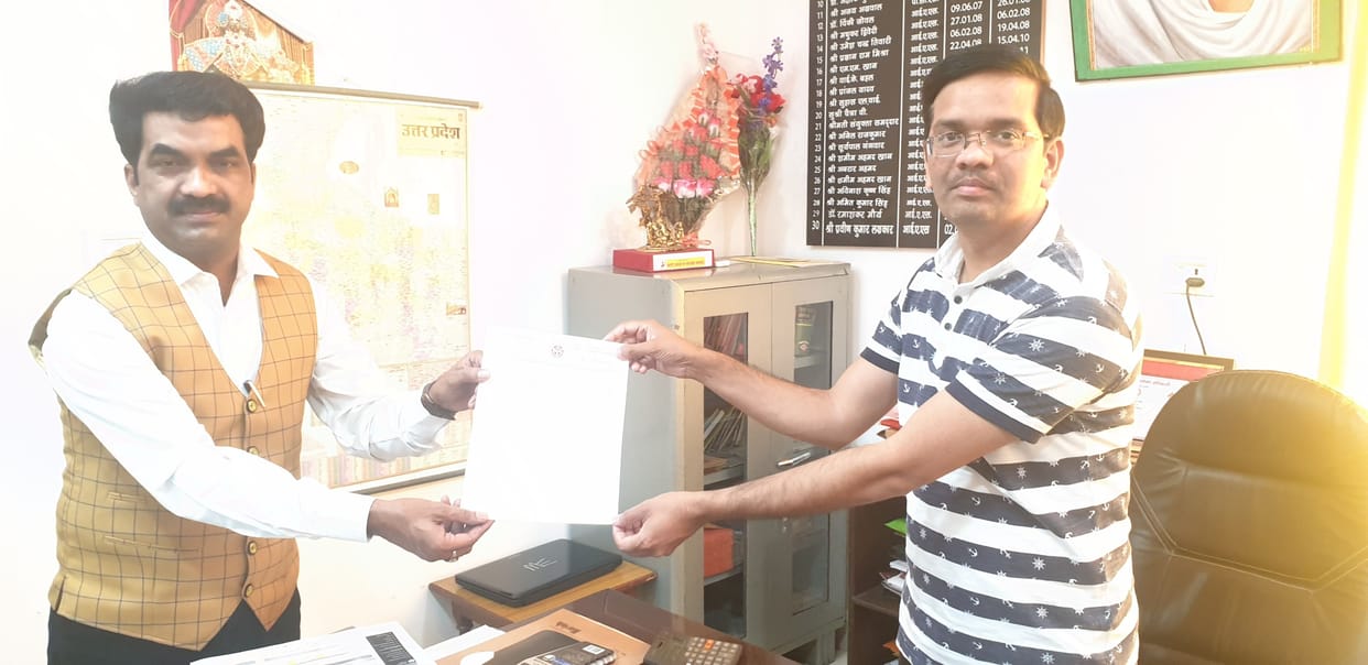 Hathras: Ramvir gave one crore from his MLA fund to Uttar Pradesh Kovid Care Fund