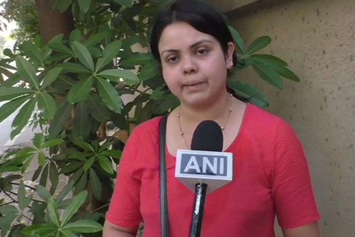 gujarat neighbours verbally abuse and threatened doctor in surat told her not to return home from hospital