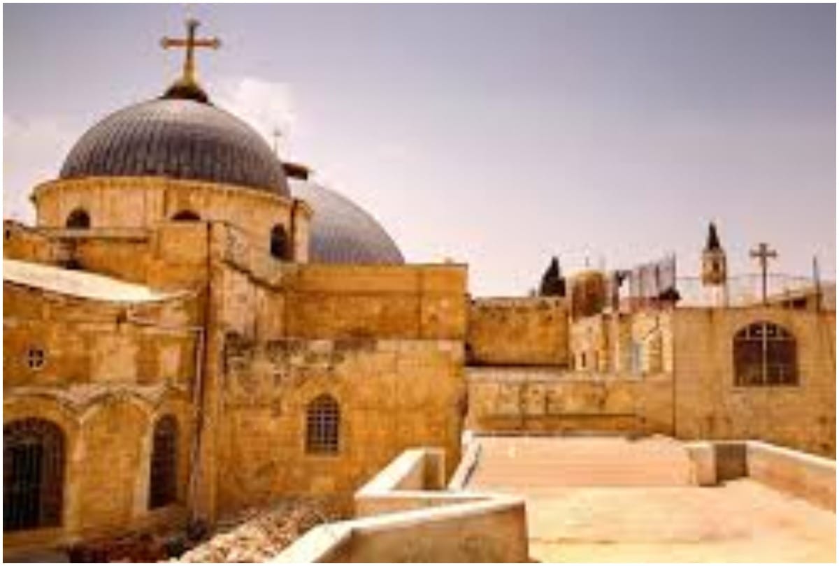 Corona Holy church of Jerusalem was closed after 700 years