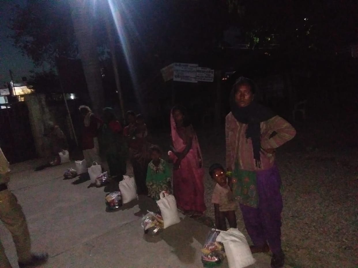 women suffering from hunger reached tehsil with children