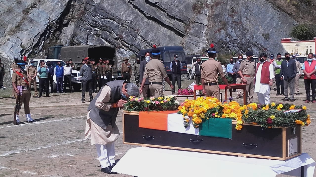 uttarakhand army soldier amit anthwal martyr in jammu kashmir kupwara