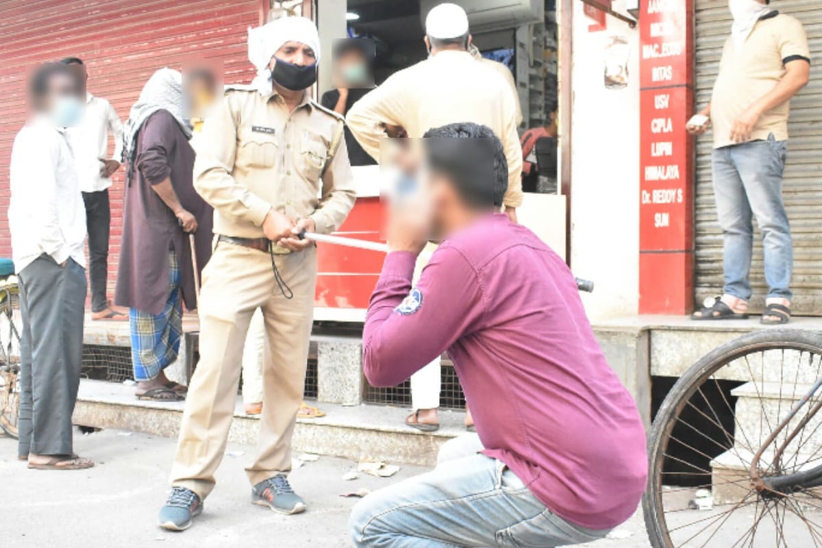 Corona, Police has beaten up of youth for broke lockdown rule in Meerut