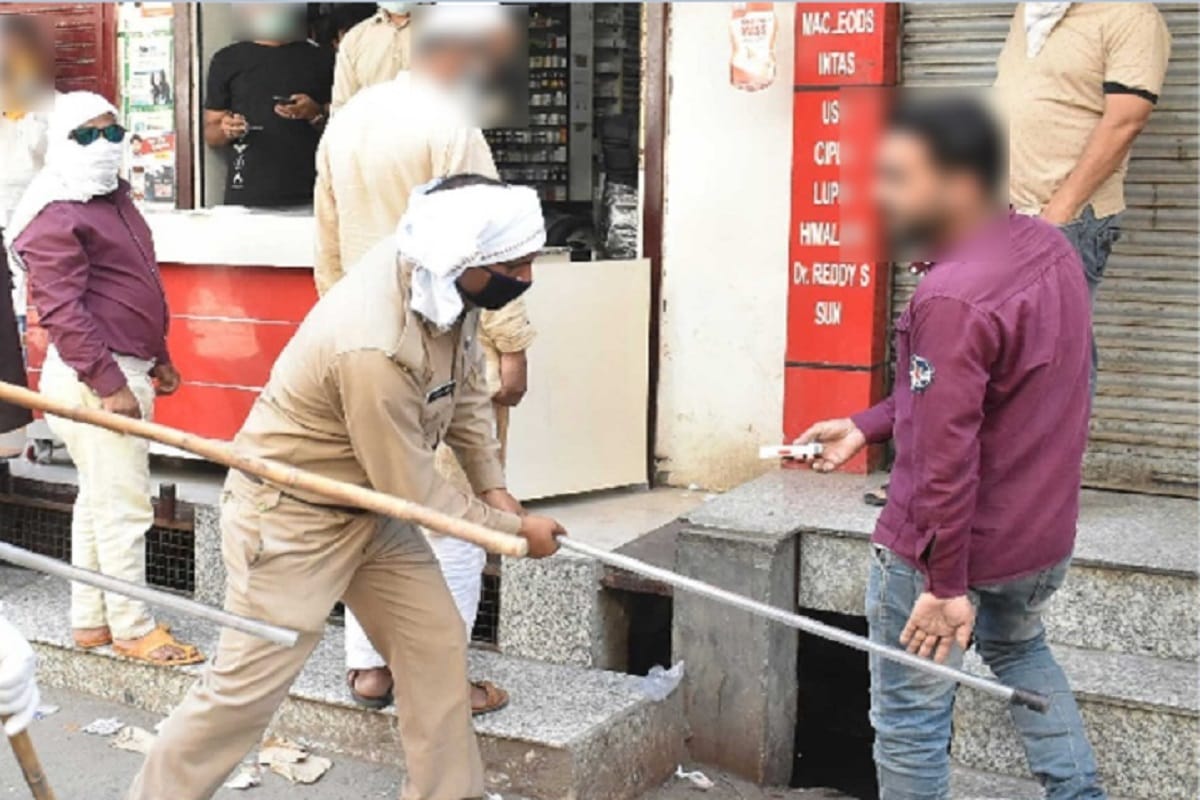 Corona, Police has beaten up of youth for broke lockdown rule in Meerut