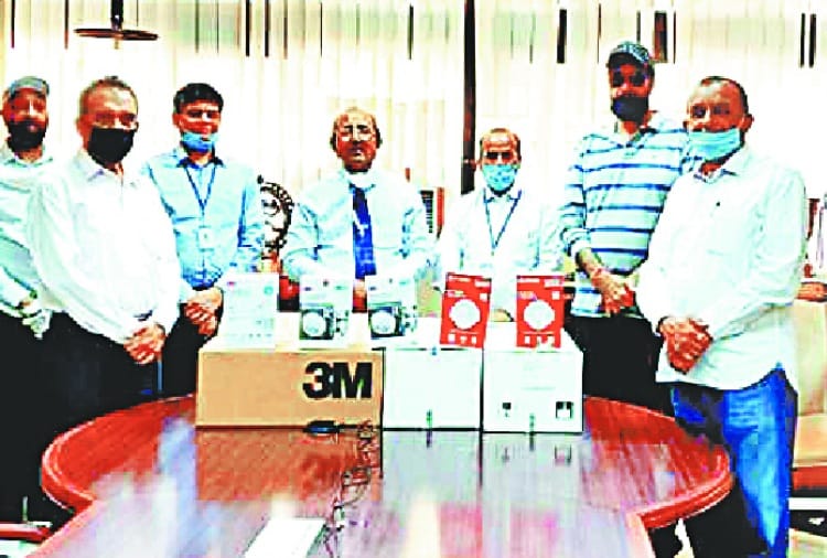Coronavirus, Lockdown, Curfew, Financial Help Offered by People