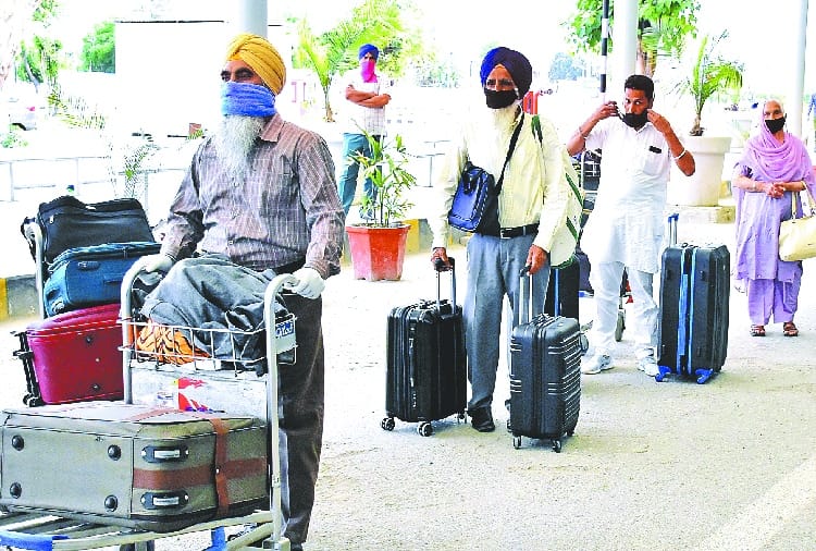 Coronavirus in Punjab News in Hindi: Special plane departs with American citizens