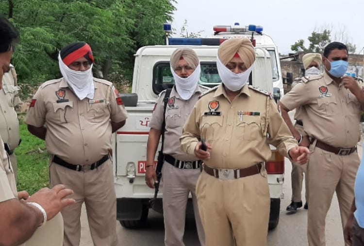 19 year old woman found dead at room in Mohali District