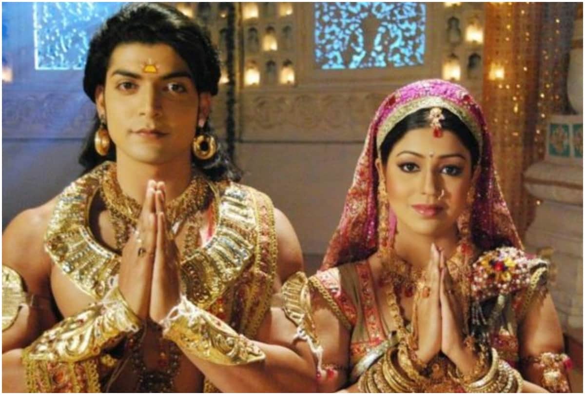 33 years of Ramanand Sagar Ramayan many people played Ram character Smiti Irani also played Sita role