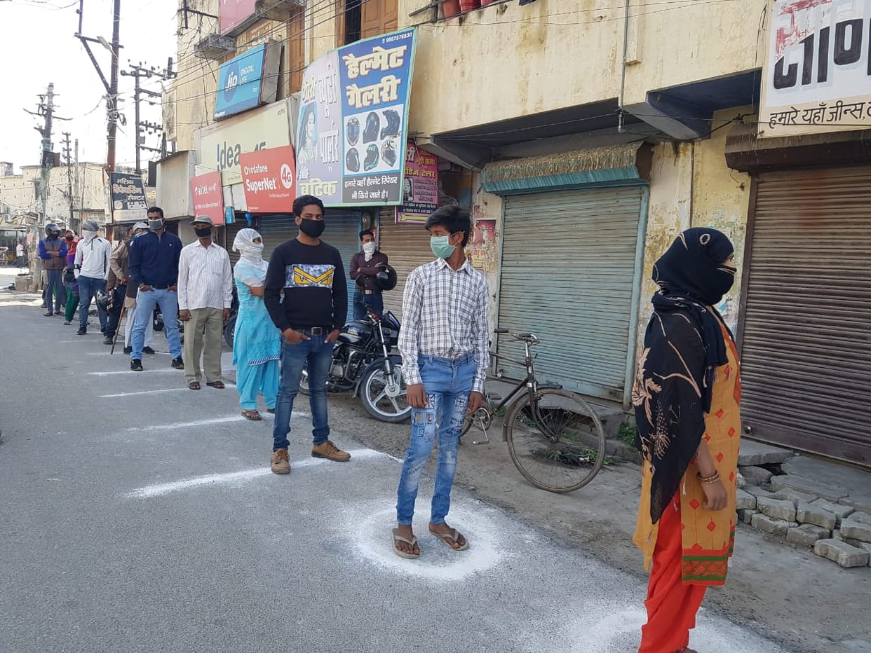 Uttarakhand coronavirus Lockdown news: three month free ration, customer in confusion