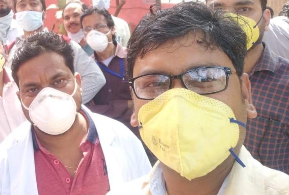 nursing staff is taking good care of corona patients in hospitals in lucknow