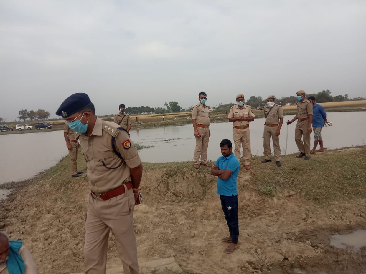 girl student dead body found in pond