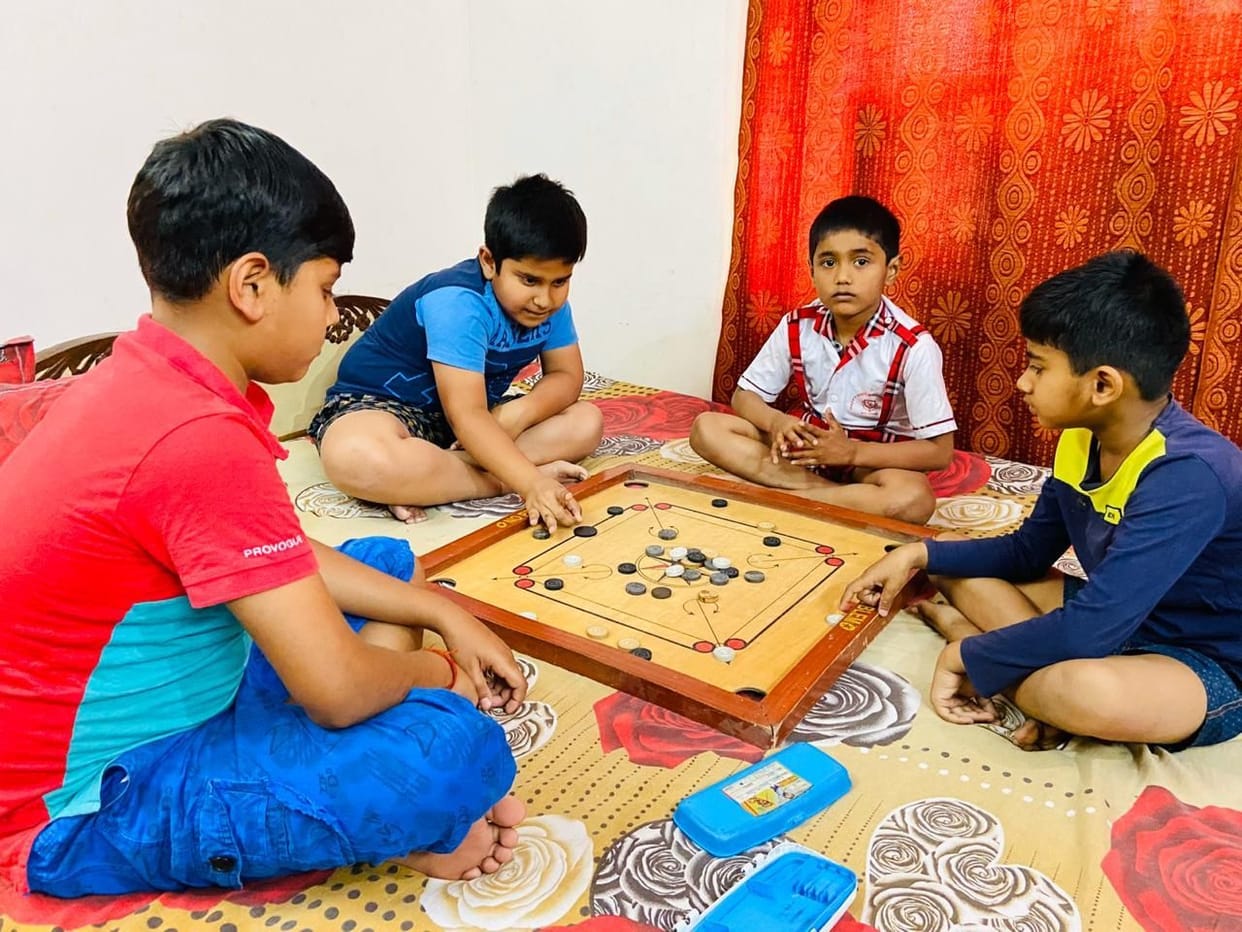Carrom and loot became the support of children