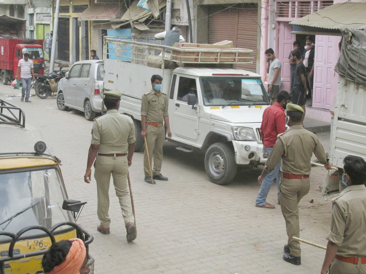 Police run against lock-breakers