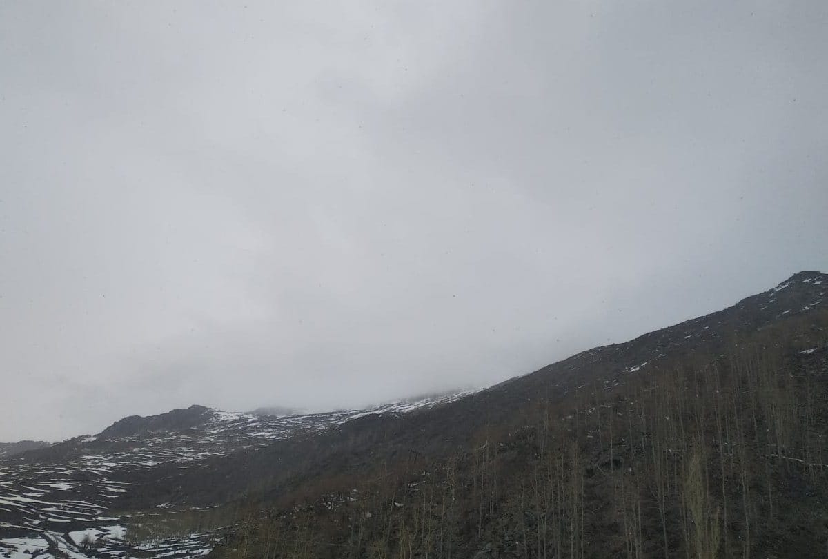 fresh snowfall in rohtang lahaul spiti and rain in shimla and kullu