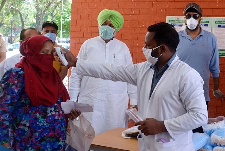 Coronavirus in Punjab News in Hindi: Health Minister Balbir Singh Sidhu visits Civil hospital In Mohali