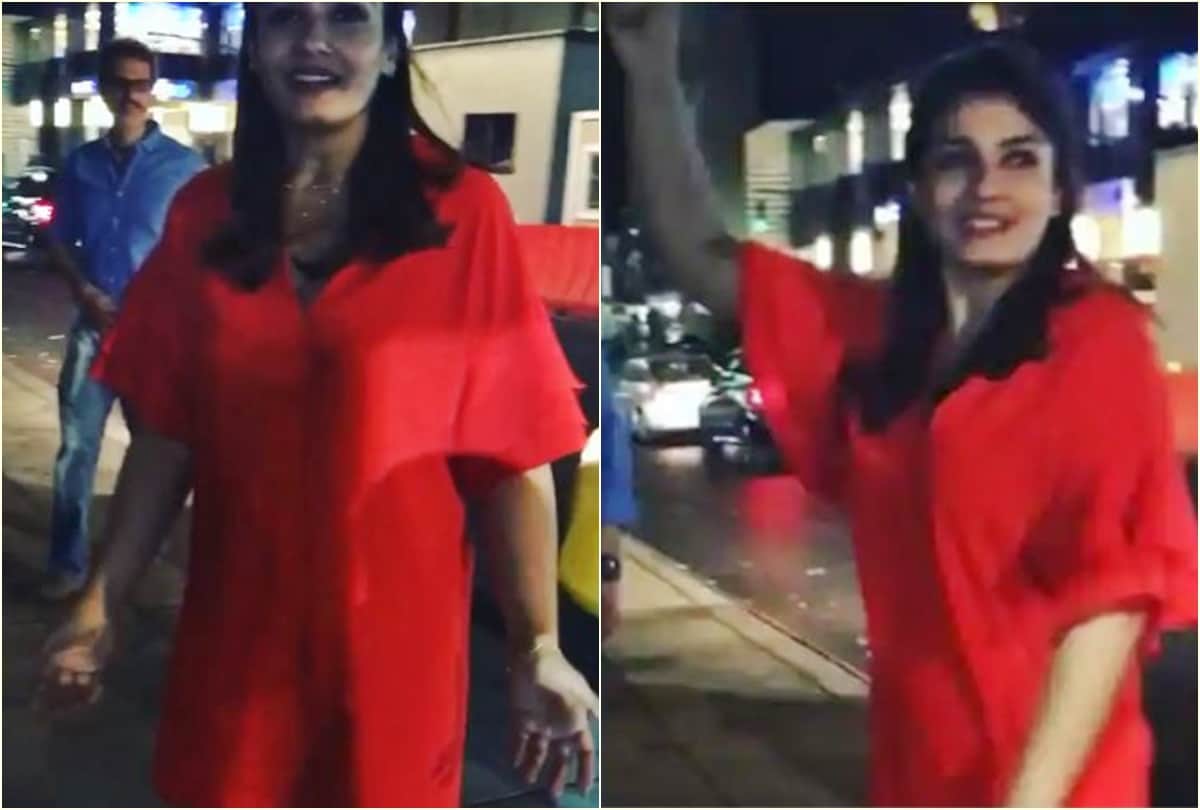 Raveena Tandon Viral Dancing on street Throwback Instagram Video embarrassed daughter Rasha