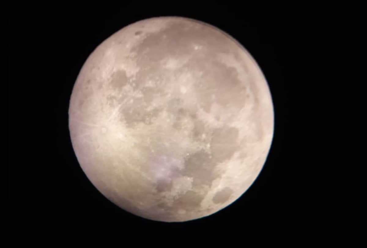 Supermoon 2020 Vicky Kaushal to Salman Khan brother in law Aayush Sharma shared picture