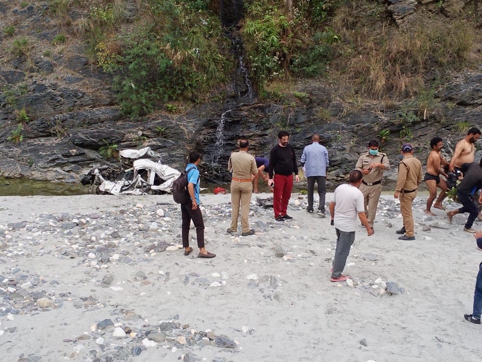 Uttarakhand: Car Fell Into River in Kalsi Tehri Road, One Youth Killed, Four Injured