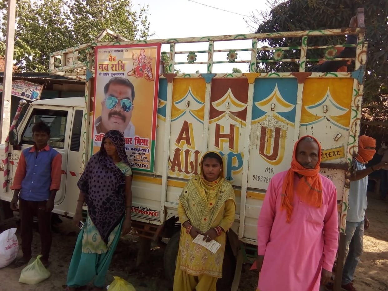 Social workers gave food grains to 175 families