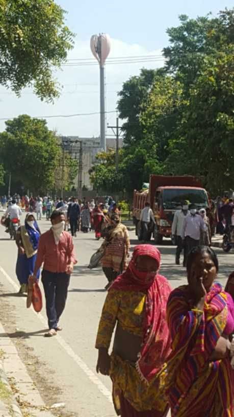 Rumor of free ration, hundreds of people took to the streets