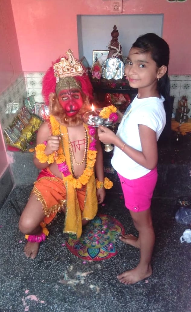 Hanuman pray