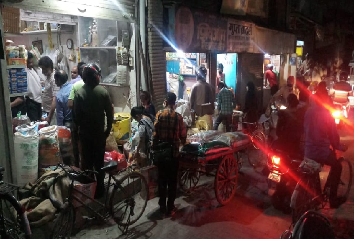 Bareilly markets opened early morning lockdown rules not followed by people