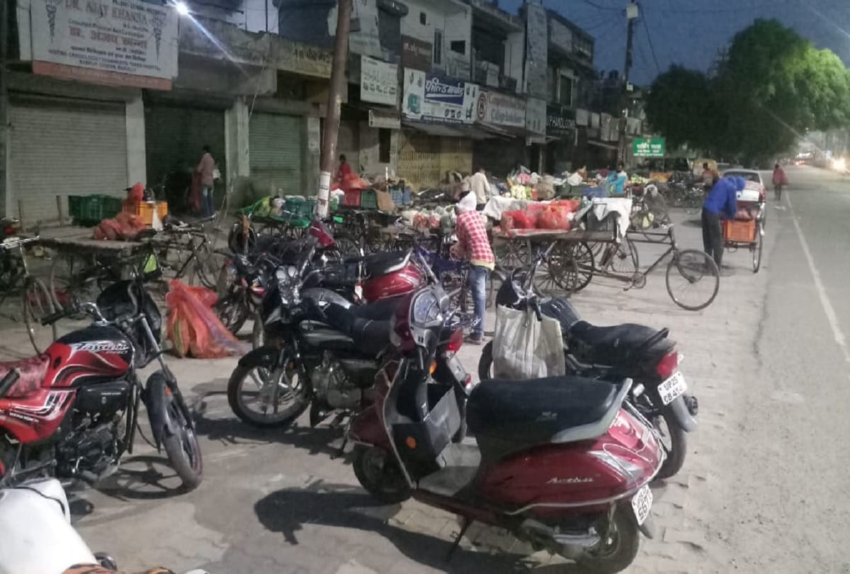 Bareilly markets opened early morning lockdown rules not followed by people