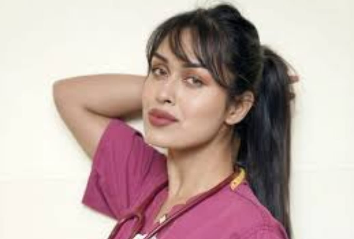 miss england 2019 bhasha mukherjee return her hospital to serve patients during corona outbreak