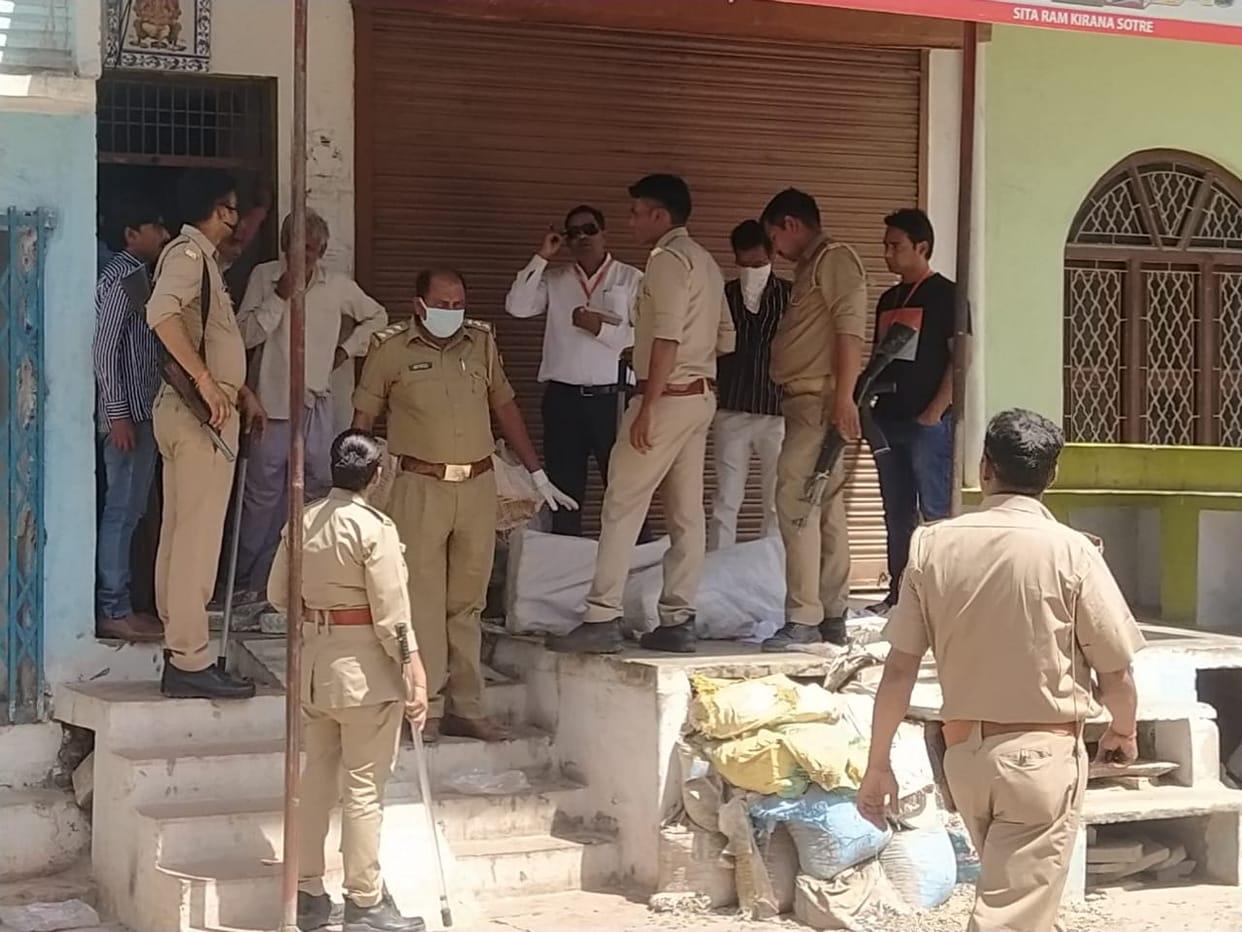 Warehouse seal upon receipt of gutka and polythene