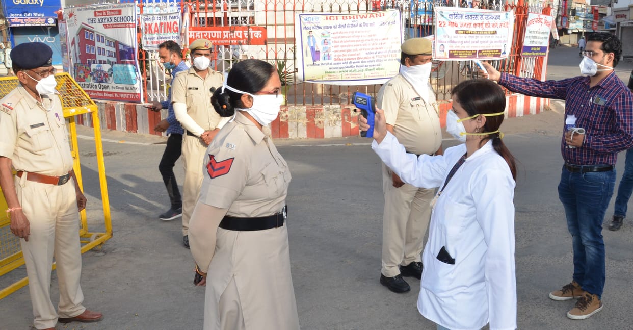 docter,corona,checkup policeman