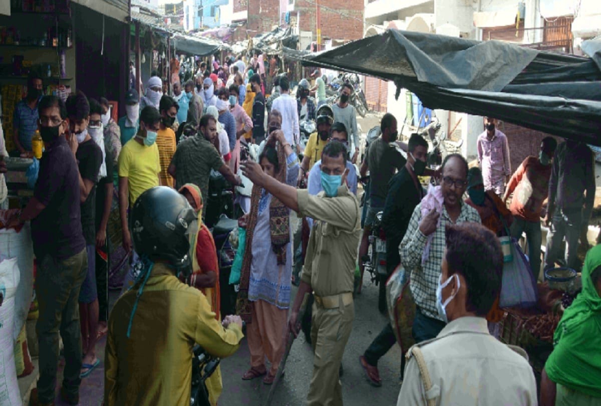 lockdown breaks from Breaking news Crowd in markets Social distancing violation see photos